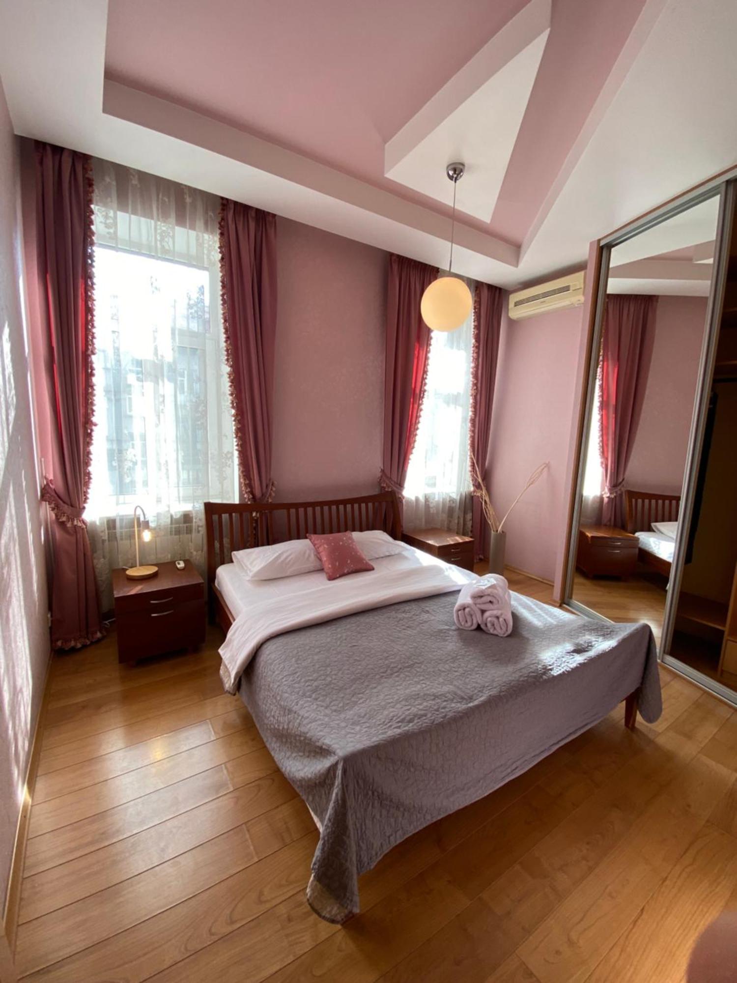 Apartment In Center Kiew