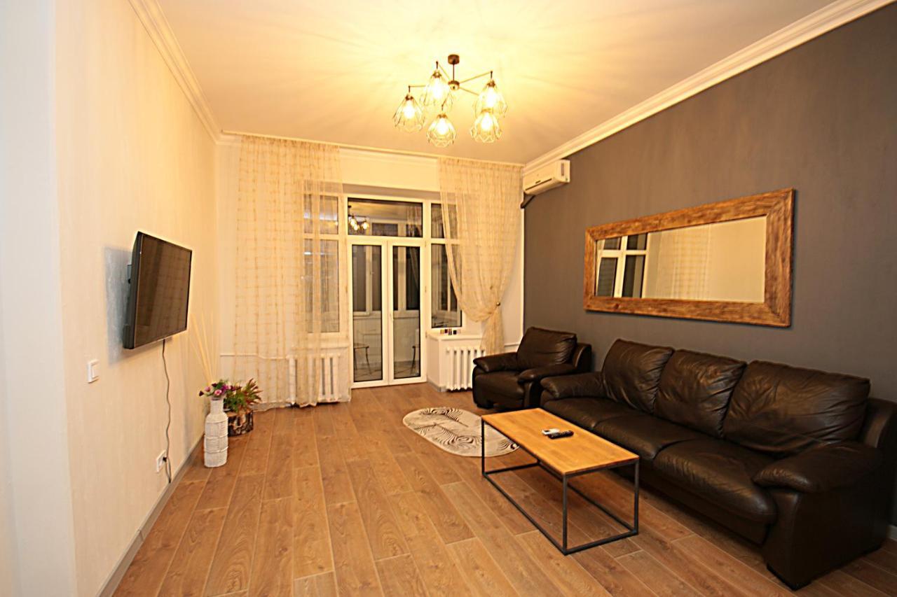 Apartment In Center