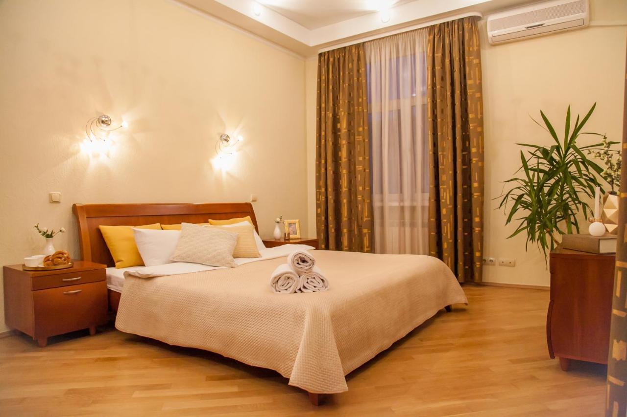 Apartment In Center