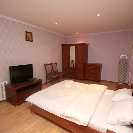 Inn Home Apartments In Kiev Center Exterior foto